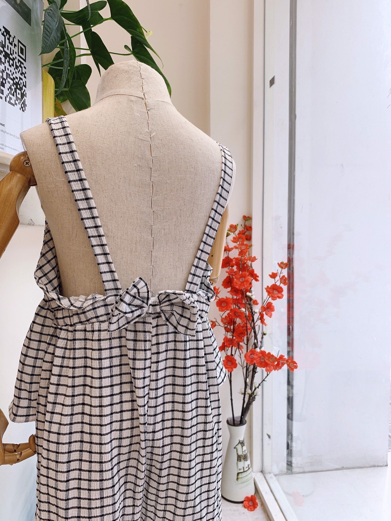 Jumpsuit thun xốp Mayoral kẻ caro trắng đen