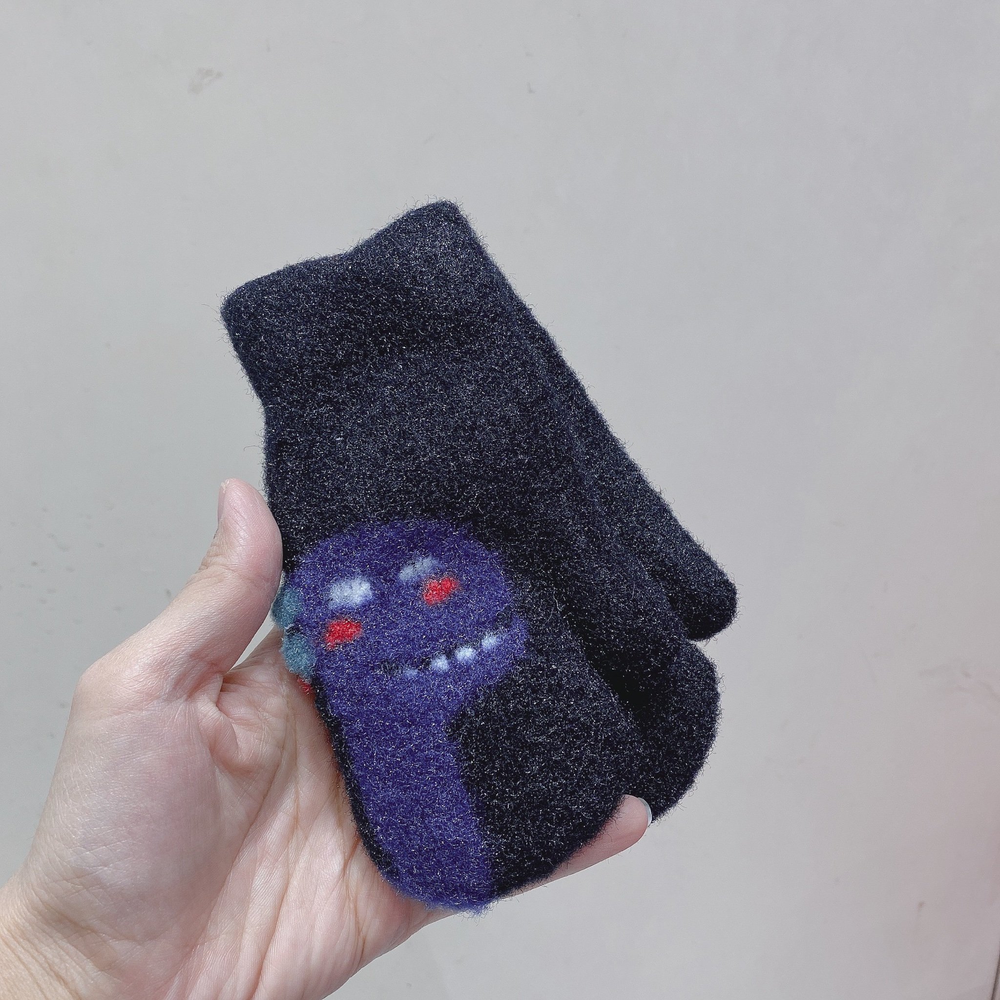 Găng tay chụp ngón hoạ tiết khủng long nhiều màu bé trai 2-5y