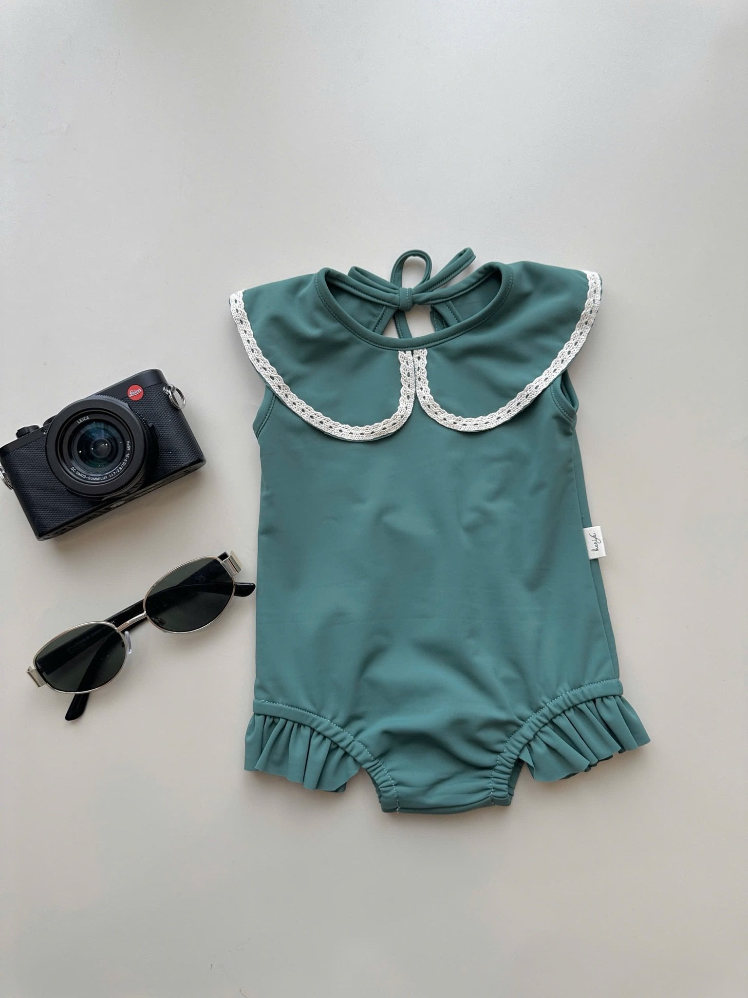 Bộ bơi Harifa liền thân cổ sen viền ren trơn  nhiều màu bé gái size 1-8y