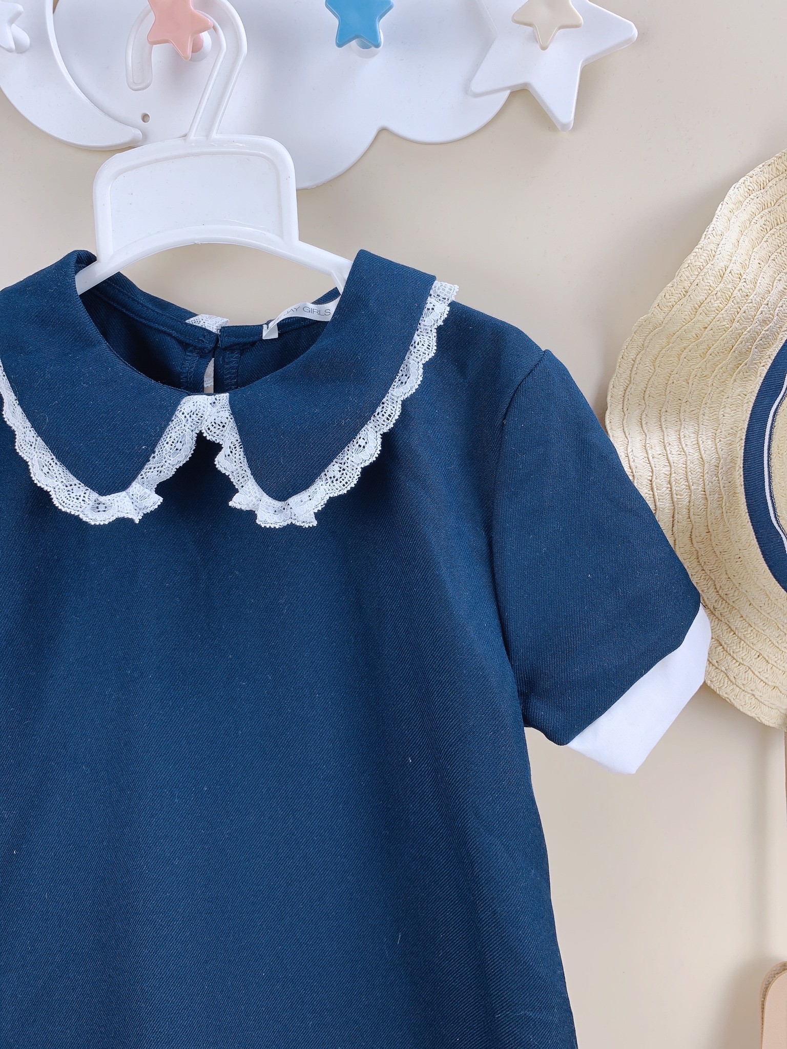 V00008 - Váy cổ sen viền ren trắng BG 6-14y