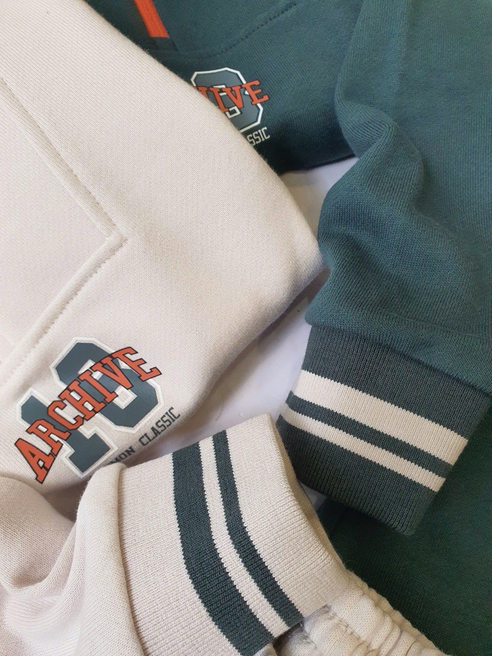 BM2510ST01 - Bộ nỉ Beemon cổ đức 2 màu cho bé size 120-160