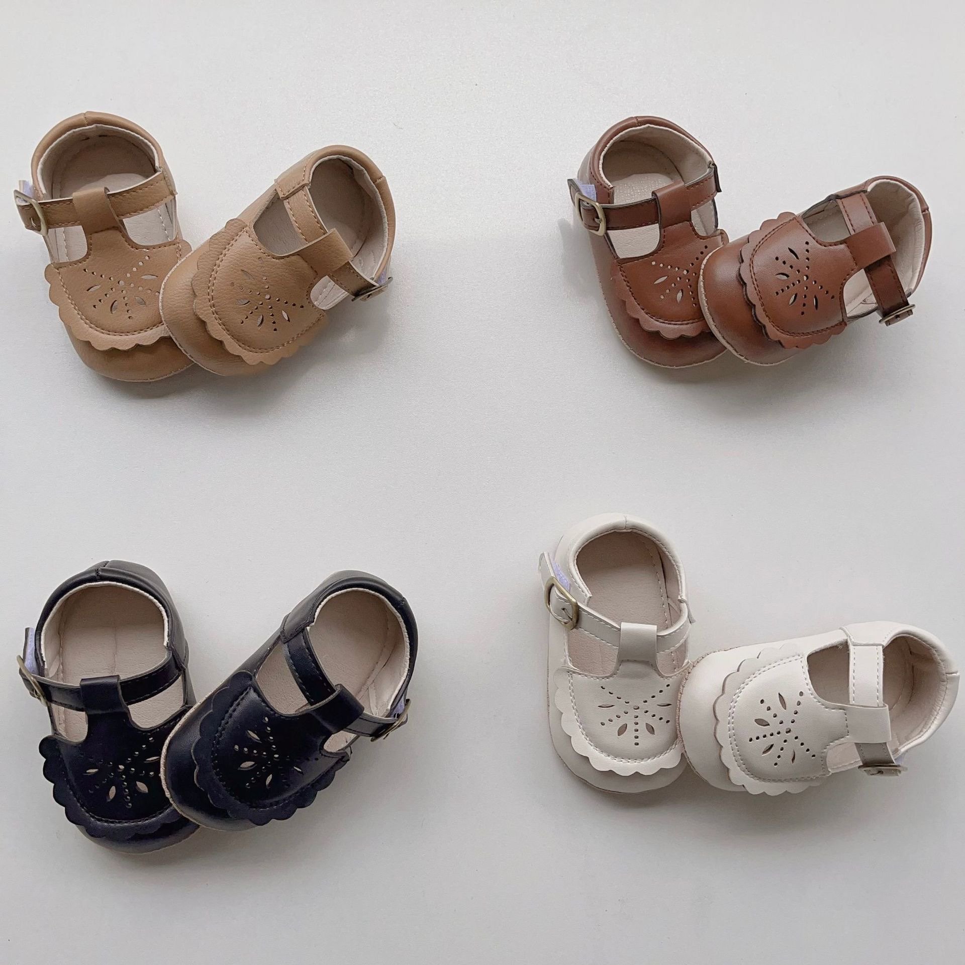 Giày tập đi đế cao su chống trượt khoét hoa nhiều màu size 11-13cm