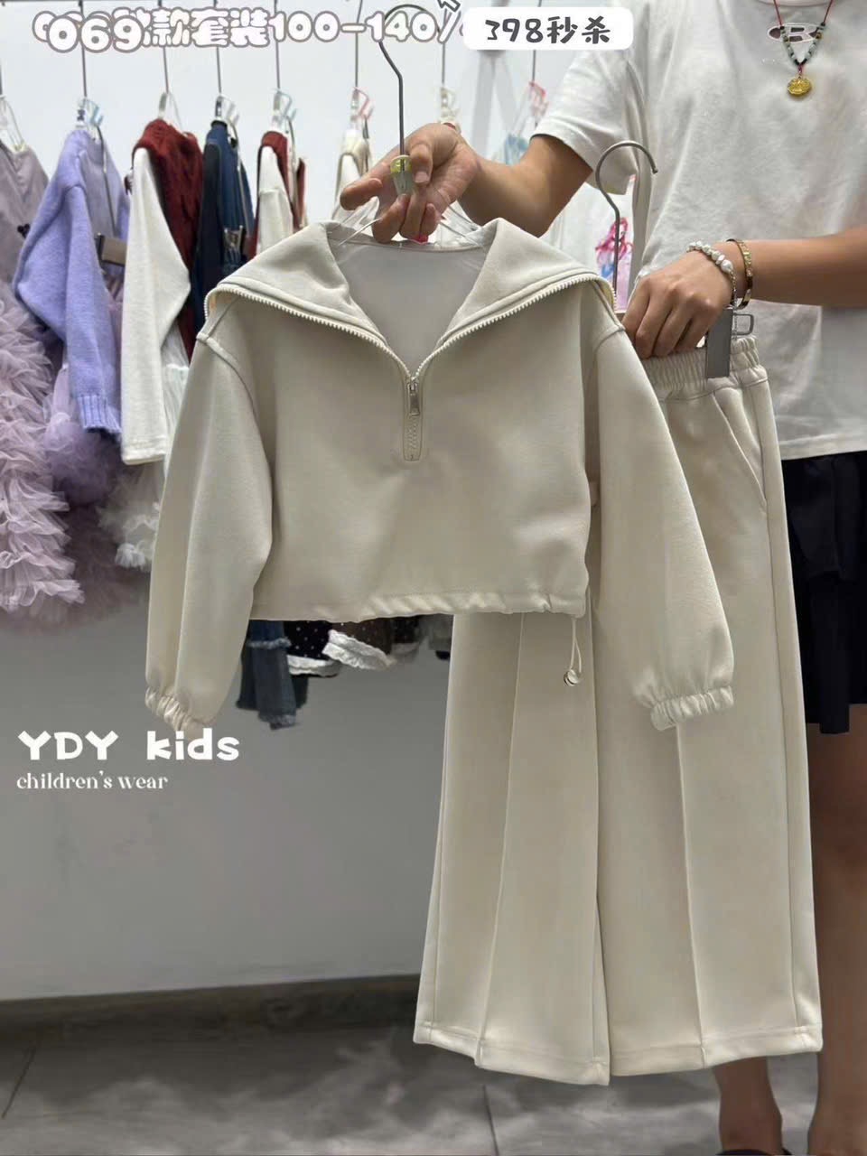 Bộ nỉ QC áo dáng ngắn + quần suông nhiều mẫu bé gái size 100-140