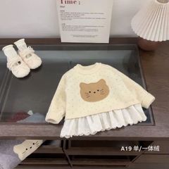 A19 - Áo len lót lông mèo chấm bi màu be size 90-130