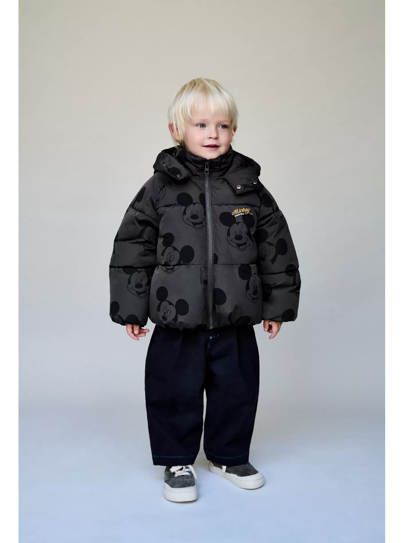 AK01 - Áo khoác phao màu ghi đen Mickey in tràn bé trai size 1-6y