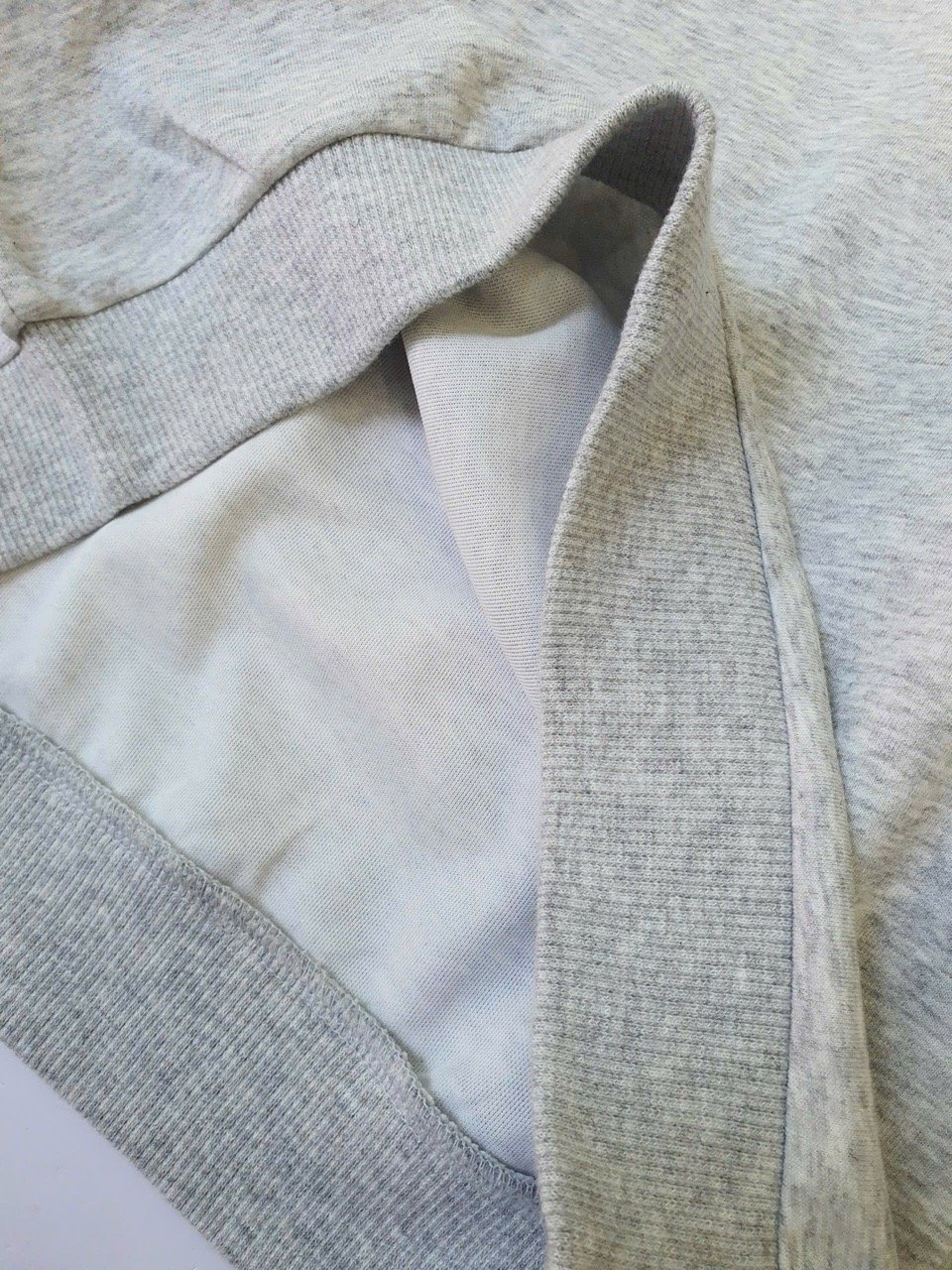 Áo nỉ Polham trơn in logo nhỏ nhiều màu cho bé size 120-170