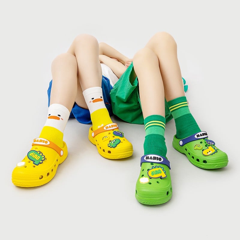 Sục nhựa quai chữ Mario đính jibit nhiều màu