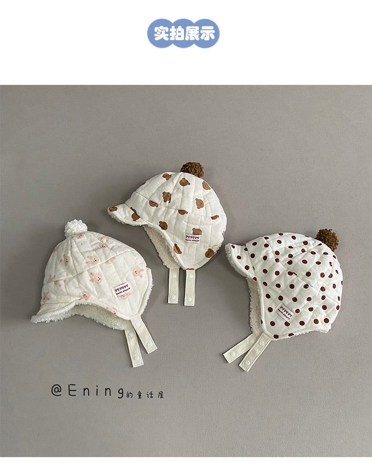 Mũ chần bông che tai màu trắng họa tiết size 46-50cm