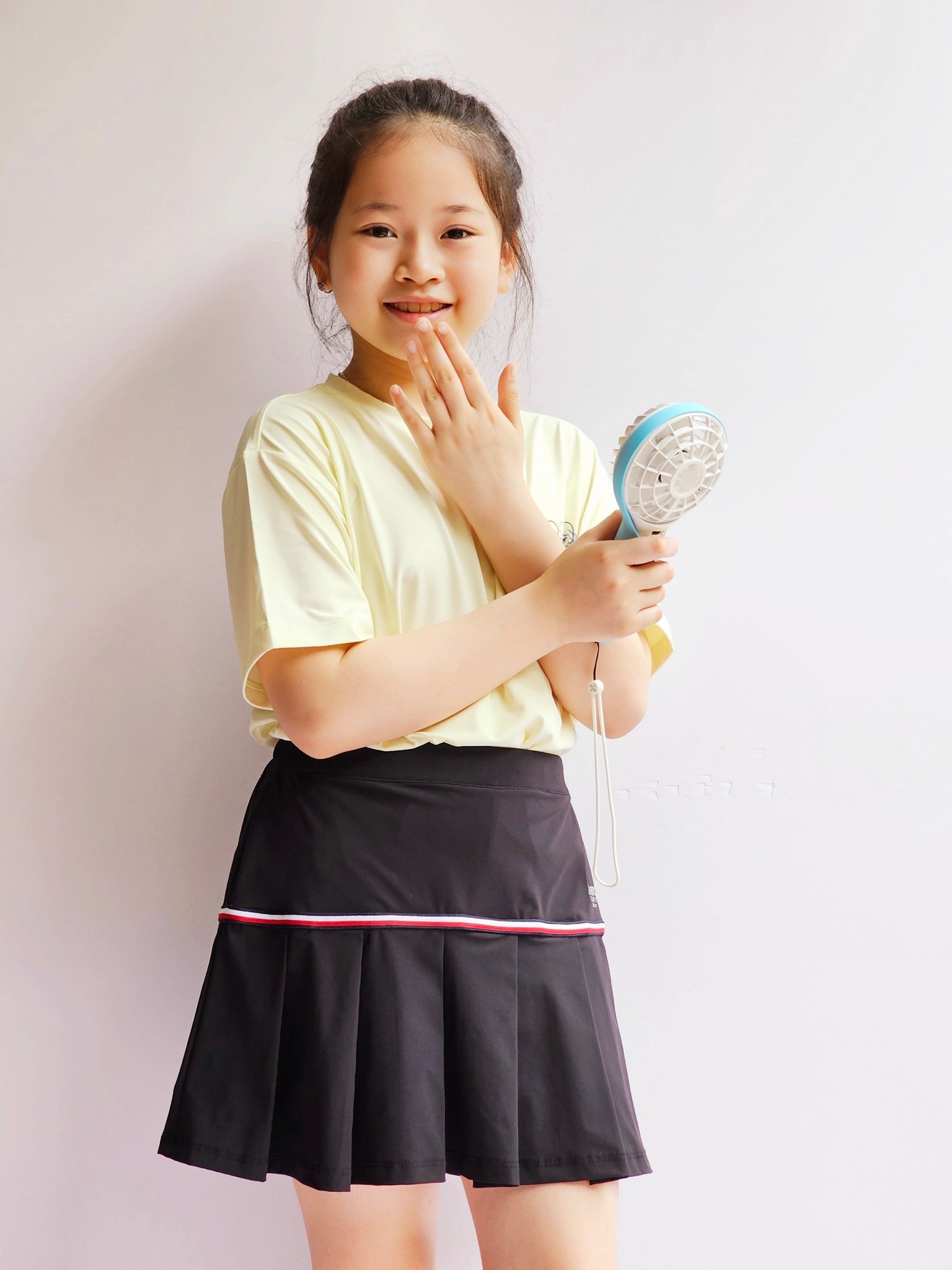 Set bộ áo + chân váy liền quần thể thao Bee Mon 4 màu size 120 - 160