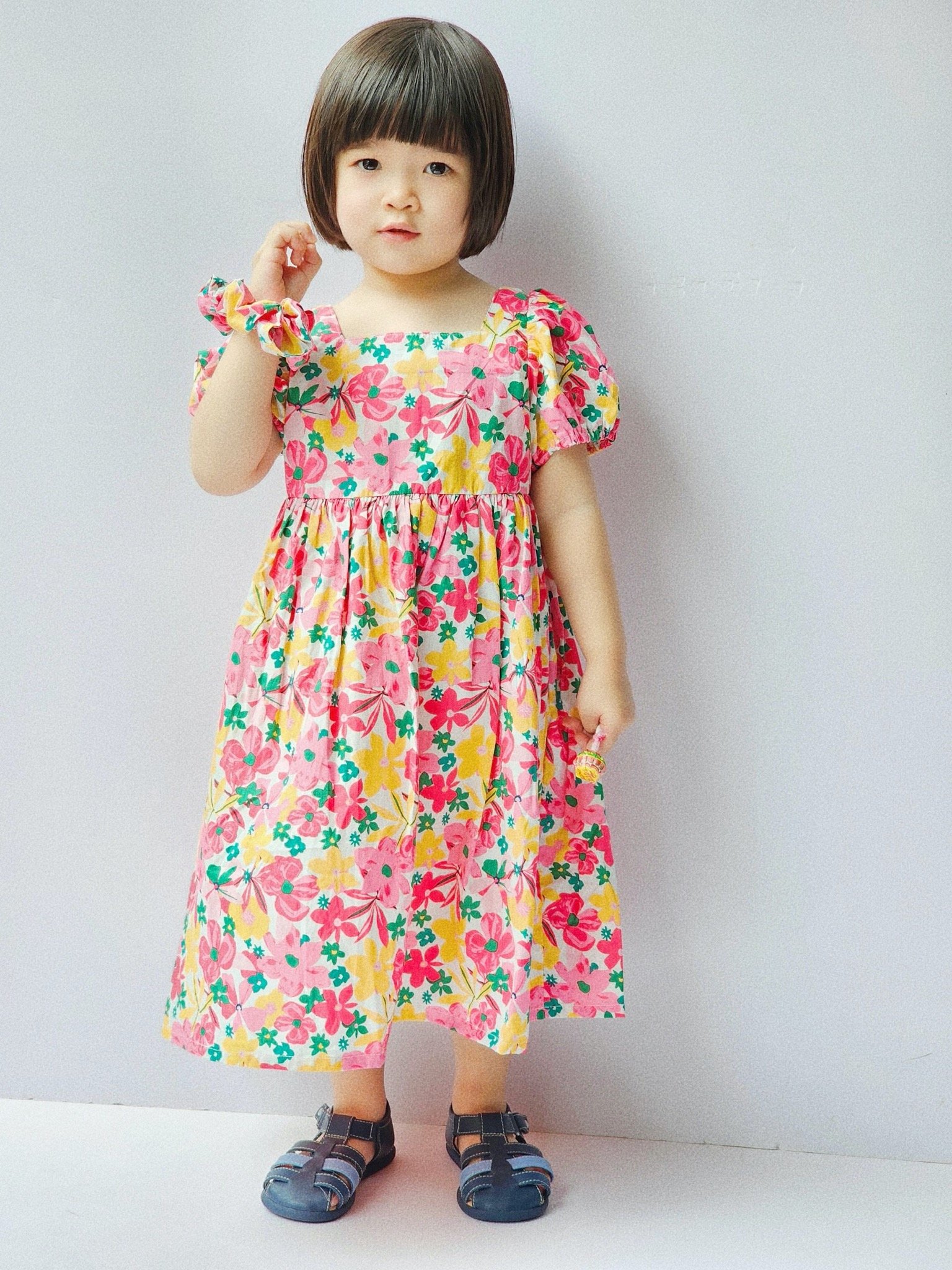 V00025 - Váy thô hoa đỏ kèm chun buộc tóc size 110-150