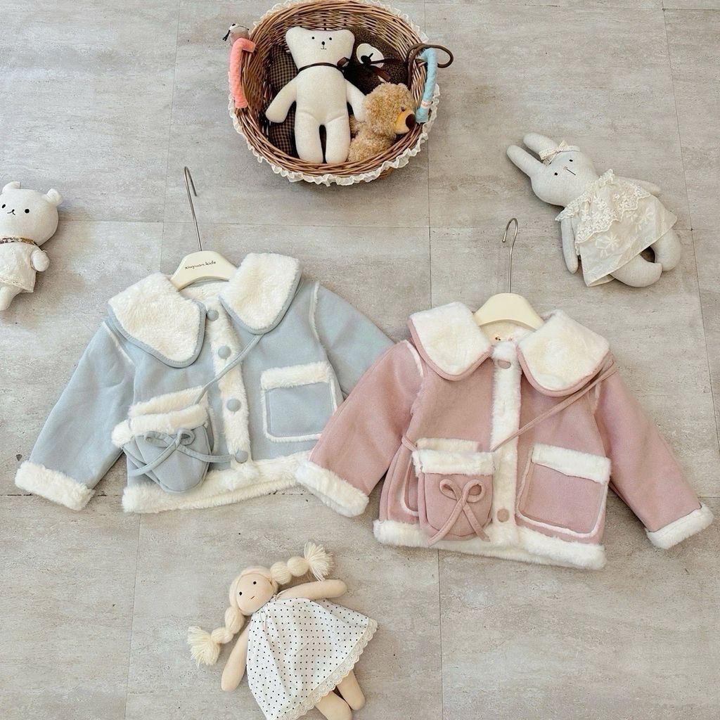Áo khoác da lộn lót lông kèm túi 2 màu xanh / hồng size 90 - 130