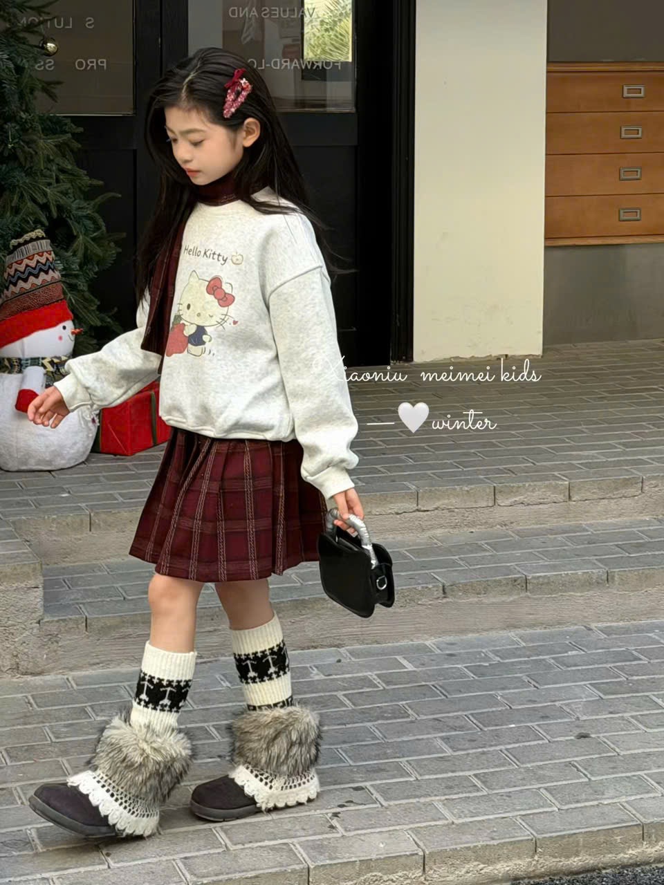 25602 - Set 3ct áo nỉ + chân váy + khăn Kitty cho bé gái size 120-160