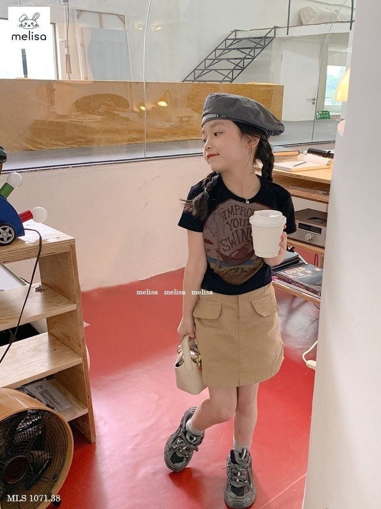 Set Melisa áo cotton đen thuyền cây dừa - chân váy be kaki liền quần size 2 - 12y