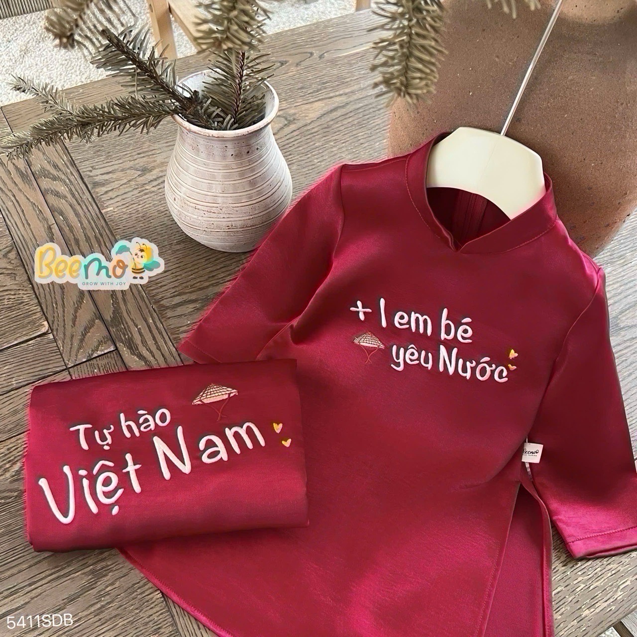 Áo dài lụa Beemo màu đỏ thêu Trend Việt Nam size 1-10y