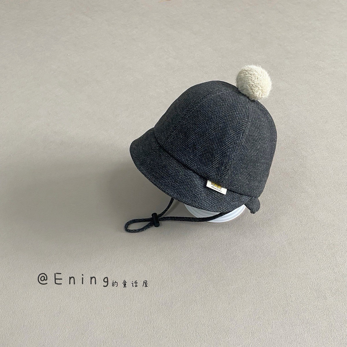 Mũ vải dạ đính chóp cục bông cho bé size 6m-3y