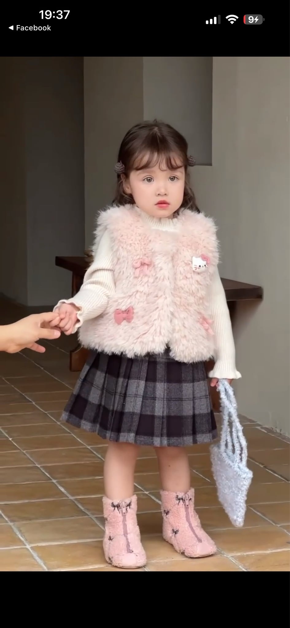 S3556 - Set 3ct áo gile lông hồng Kitty + áo len + chân váy bé gái size 90-130