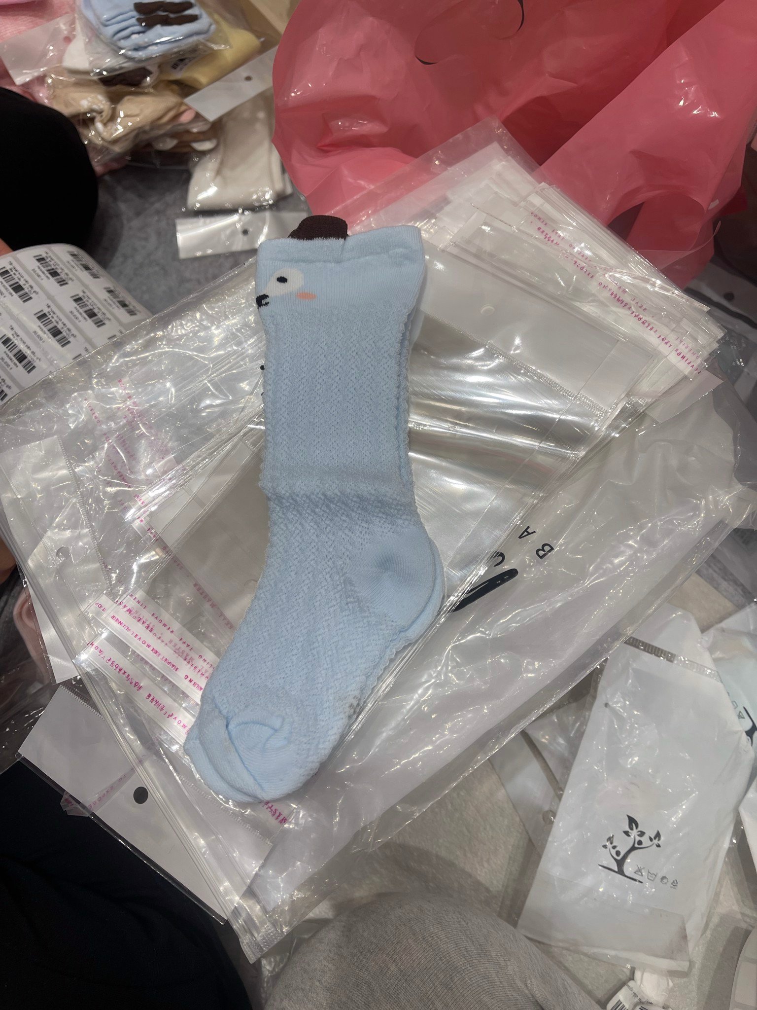 Tất lưới điều hòa dài qua đầu gối hình thú