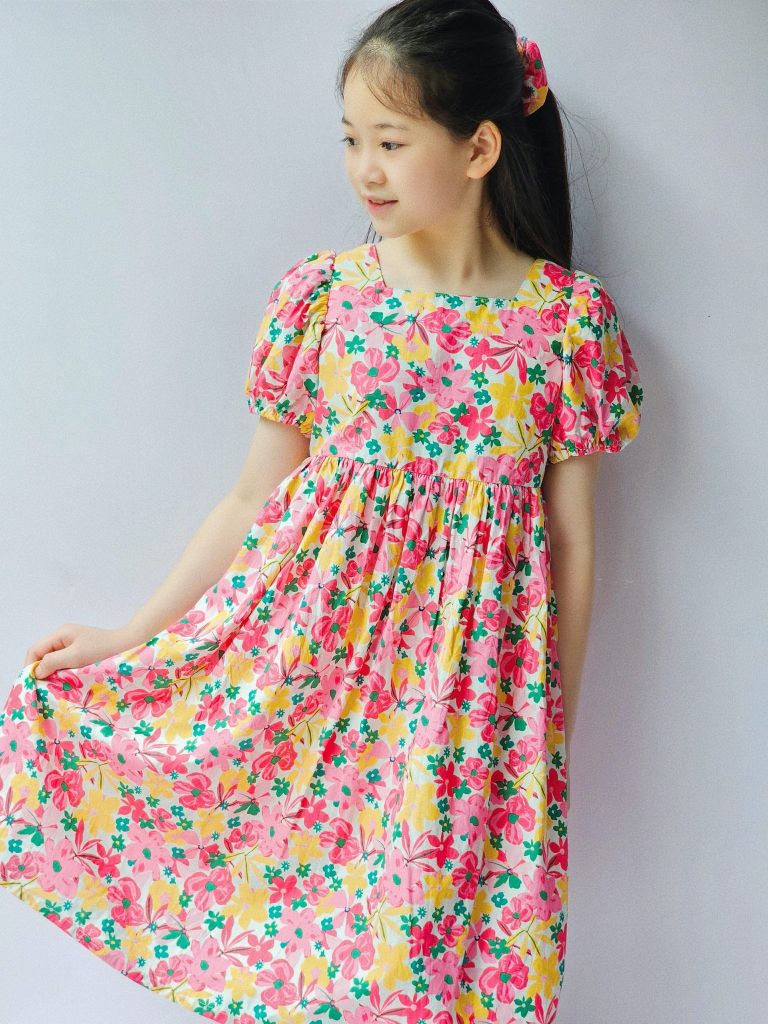 V00025 - Váy thô hoa đỏ kèm chun buộc tóc size 110-150