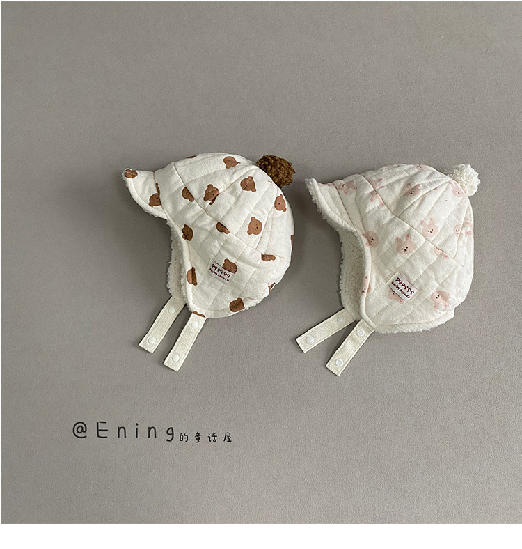 Mũ chần bông che tai màu trắng họa tiết size 46-50cm