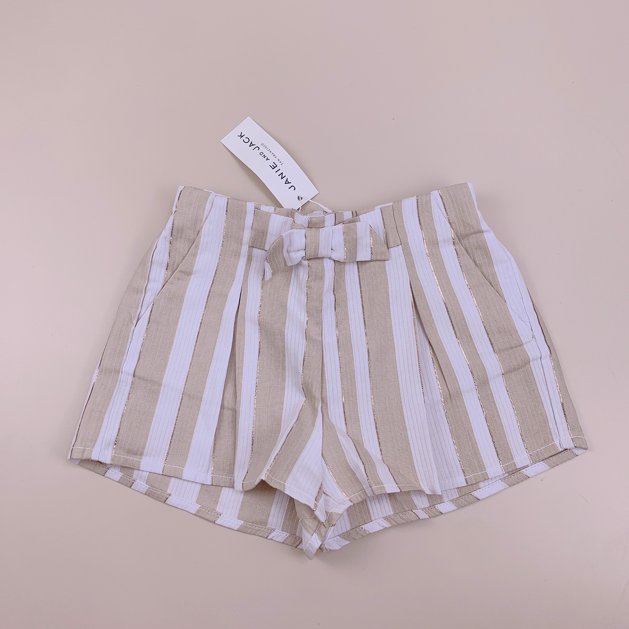 Quần short Janie & Jack sọc trắng be đính nơ BG