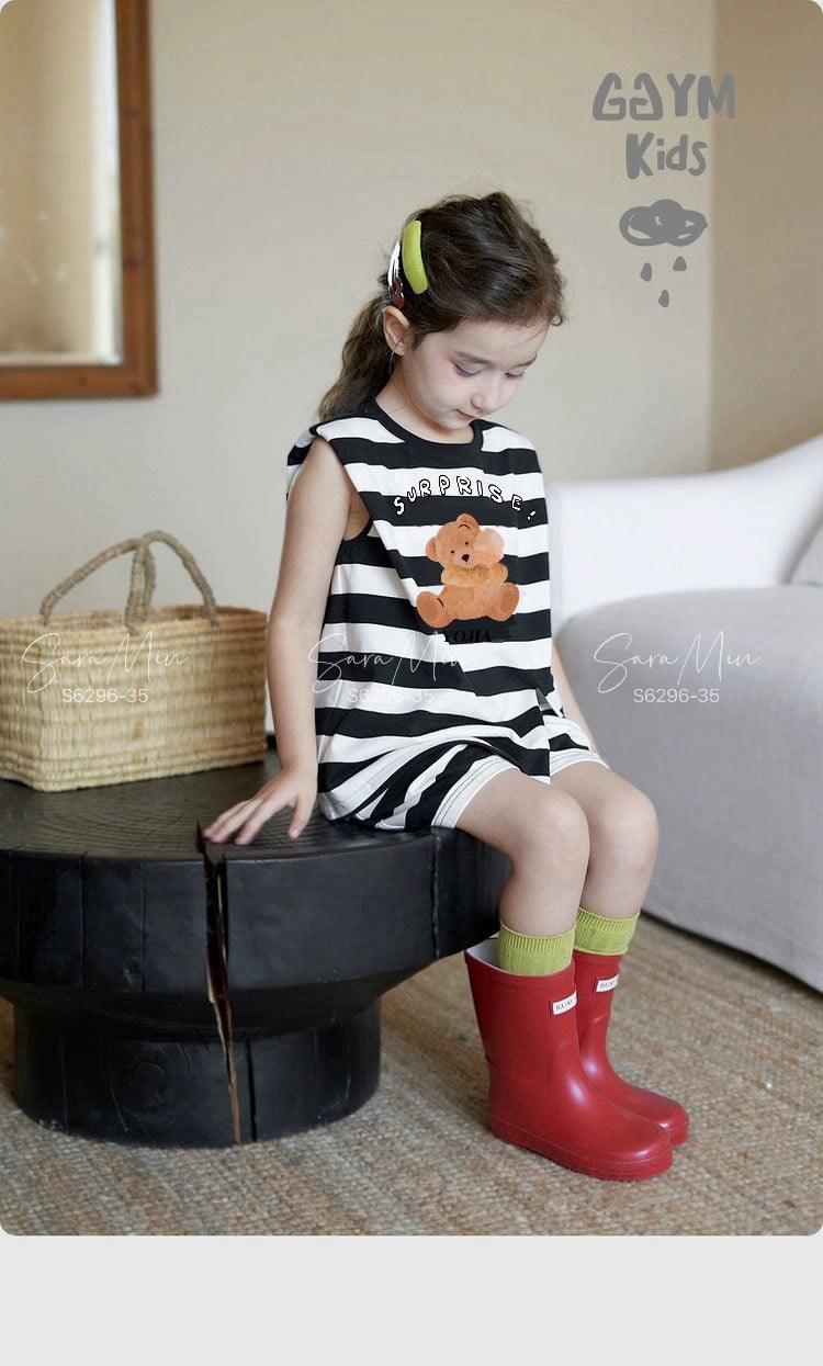 Bộ Sara Min kẻ đen trắng Suprise hình gấu BG size 2-12y