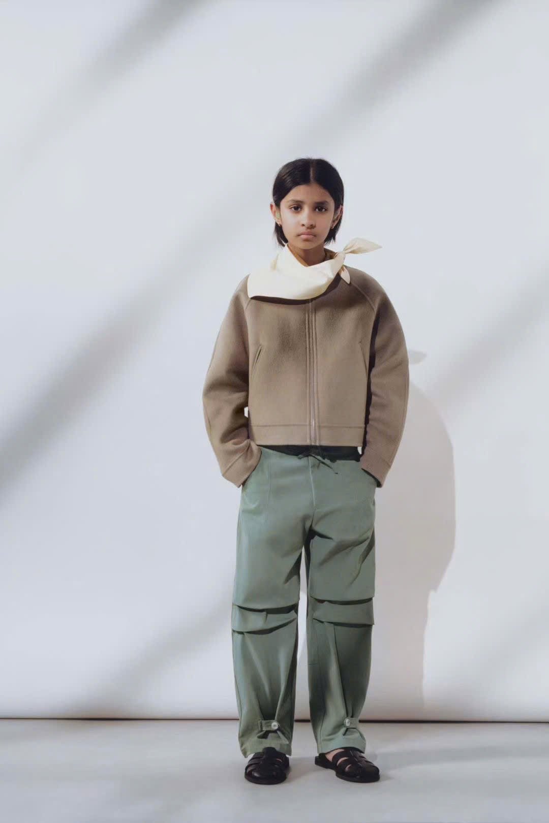 AK69 - Áo khoác dạ màu nâu dáng ngắn cho bé size 8-14y