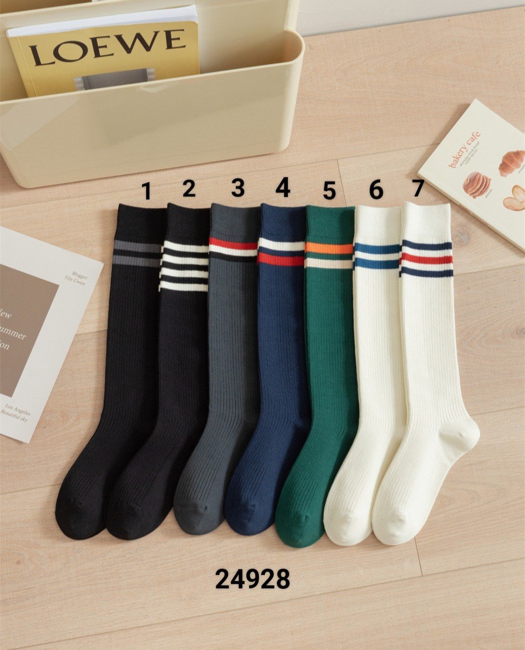 Tất len cao tới gối tuổi Teen kẻ sọc 7 màu ( Free size )