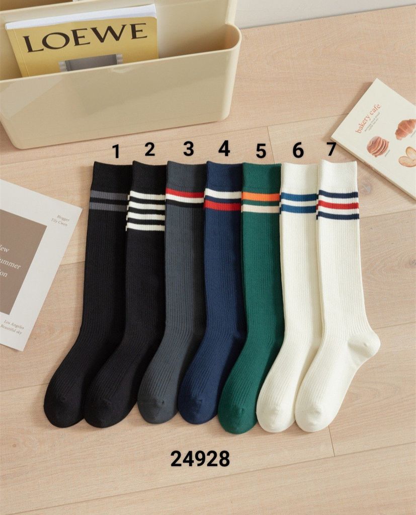 Tất len cao tới gối tuổi Teen kẻ sọc 7 màu ( Free size )