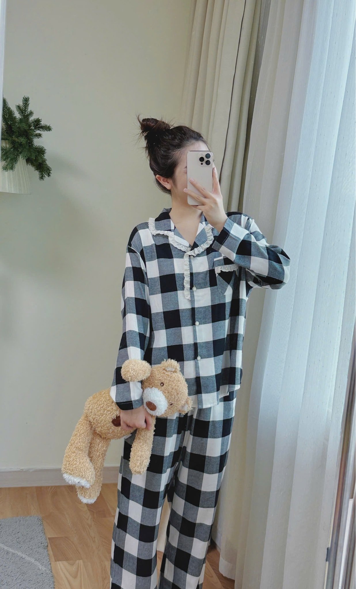 Bộ pyjama thô cà bông BeeMon kẻ caro đen trắng cho Mẹ và Bé