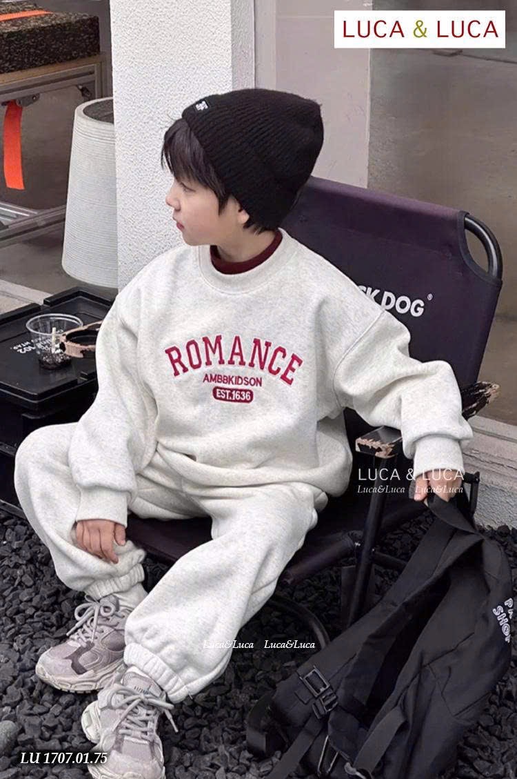 LU 1707 - Bộ nỉ hai da Luca in chữ Romance 2 màu cho bé size 2-12y