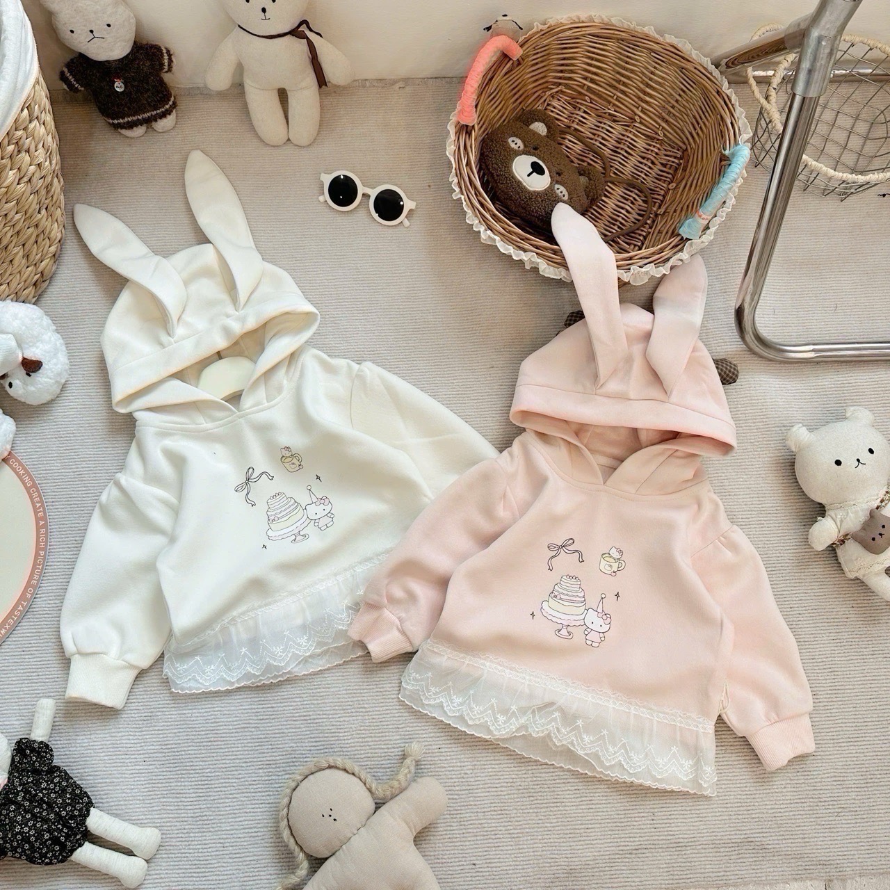 22020 - Áo nỉ hai da hoodie kitty cake 2 màu hồng/kem size 90-130