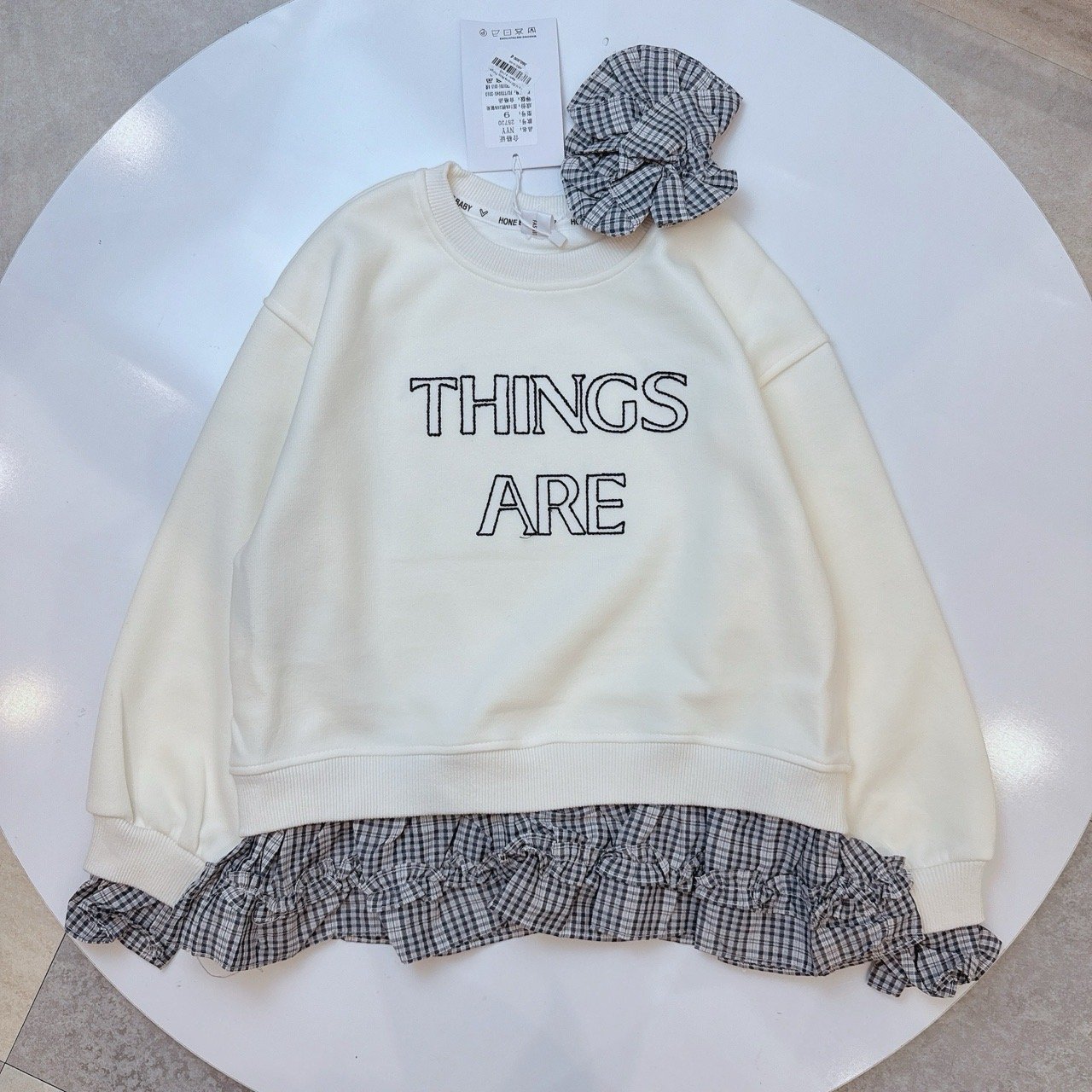 Áo nỉ QC Hone Baby Things Are kèm chun buộc tóc nhiều màu cho bé size 120-160