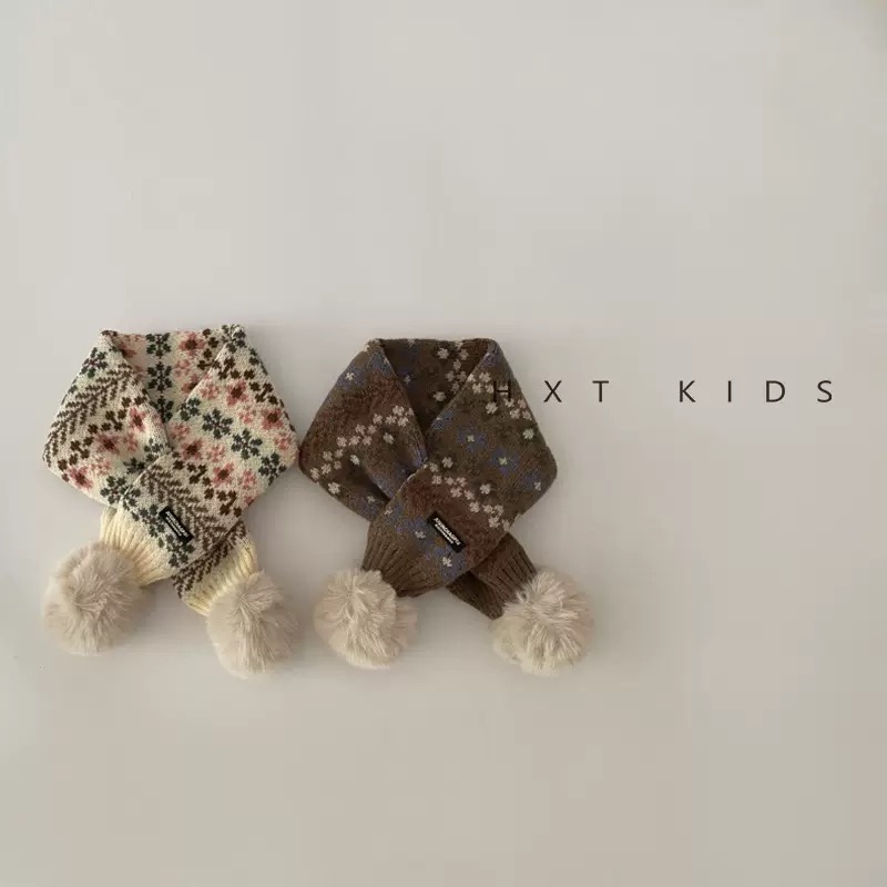 Khăn len thổ cẩm quàng chéo nhiều màu cho bé