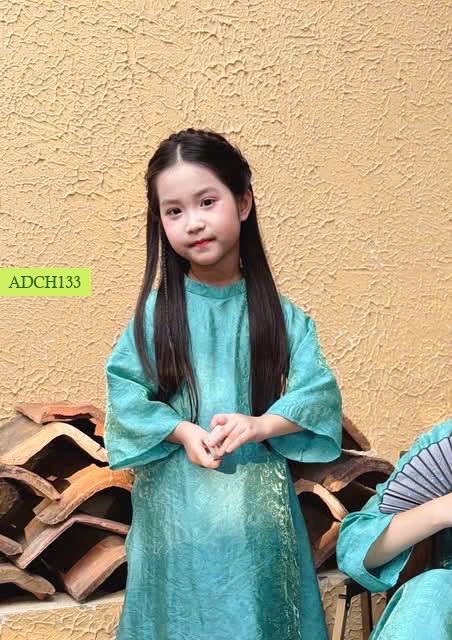 ADCH133 - Áo dài Chohee áo tơ màu xanh quần đỏ bé gái size 3-12y