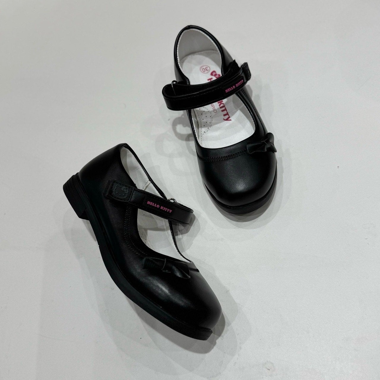 Giày búp bê Hello Kitty màu đen quai dán cho bé gái size 29-37