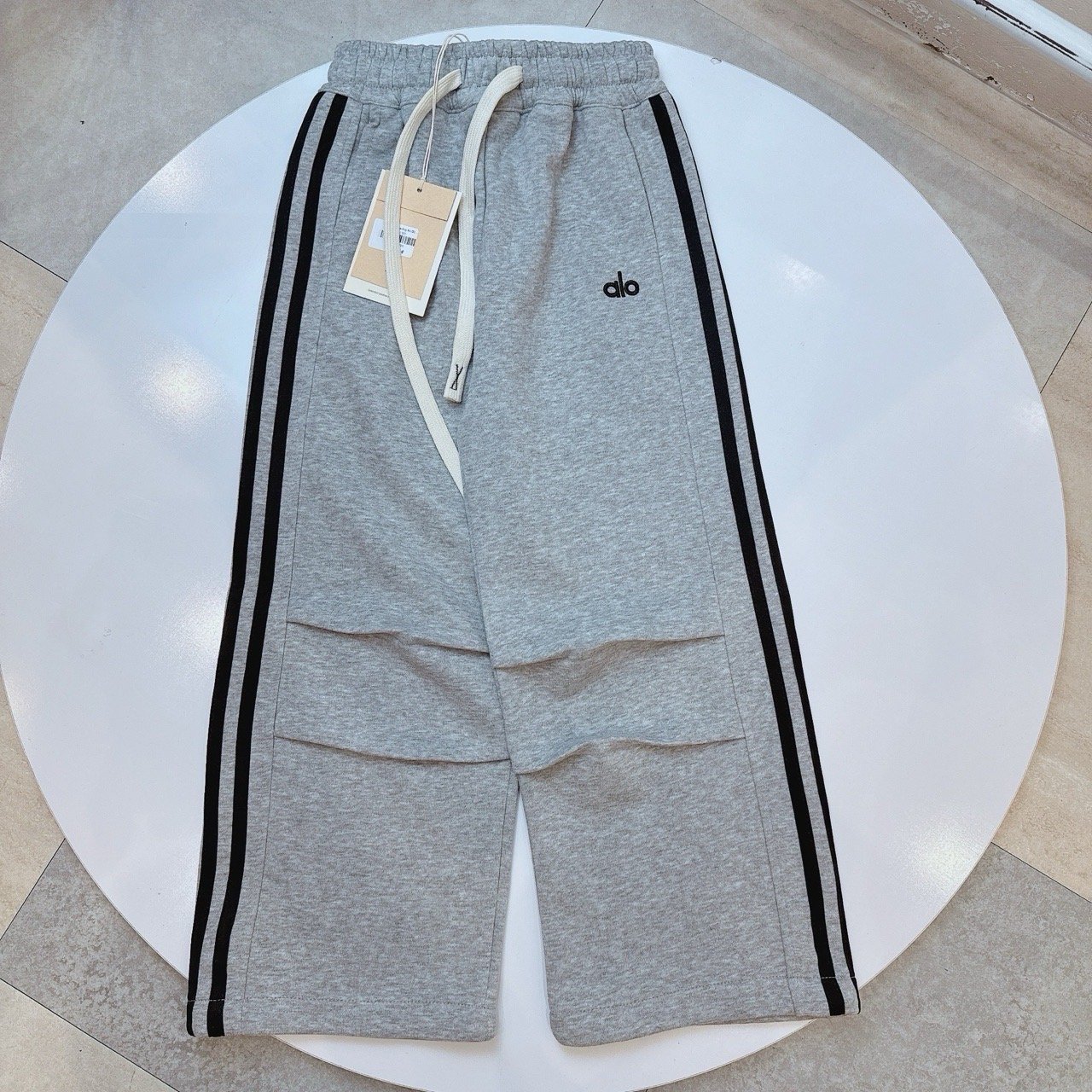 Quần nỉ ống suông Alo QC sọc hông 2 màu ghi/đen bé gái size 120-140 (form to)