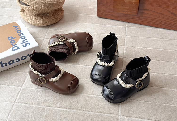 Q30 - Bốt da cổ chun viền ren 2 màu cho bé gái size 21-30