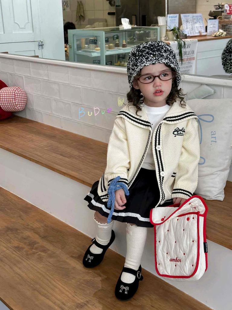 69571 - Set bộ 3ct áo len cardigan trắng + áo trắng + chân váy xếp ly size 90-130