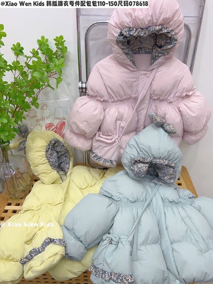 Áo khoác phao mũ nơ kèm túi lót hoa nhí 3 màu cho bé size 110-150