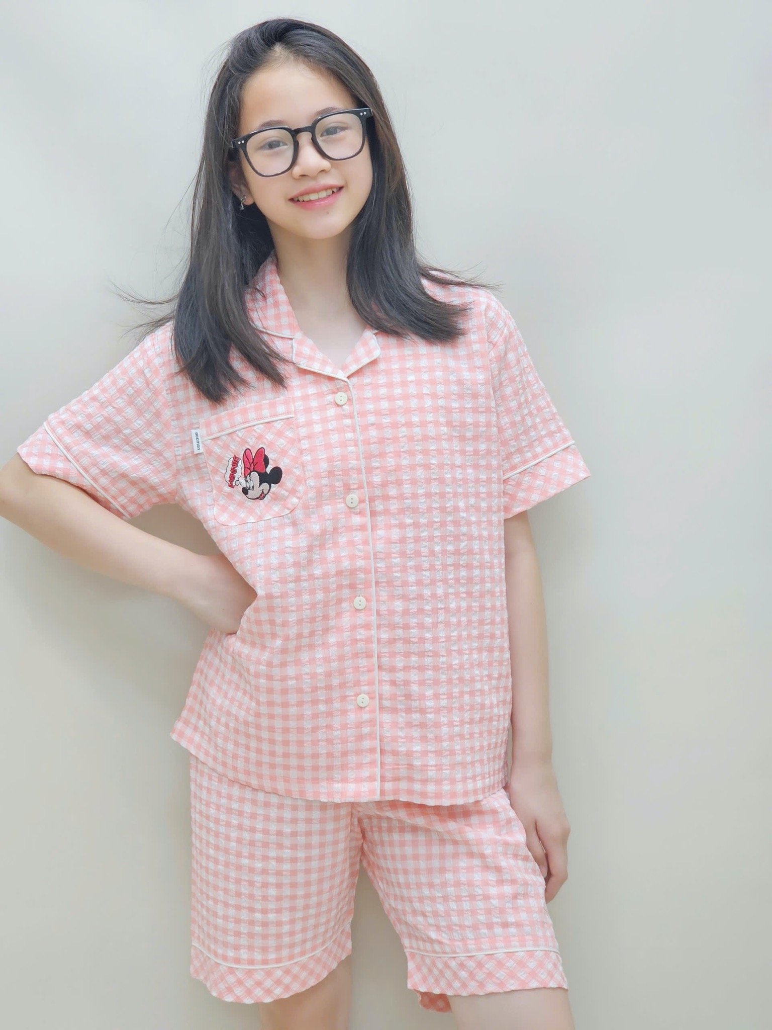 Bộ pyjama Beemon kẻ caro in hình minnie, mickey nhiều màu cho bé size 120-160
