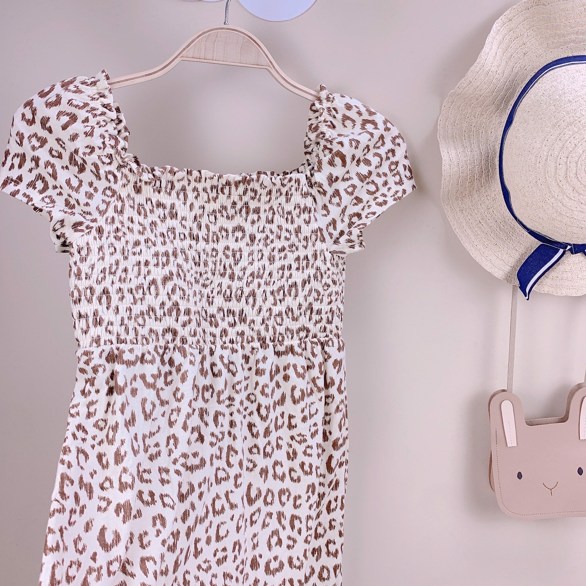 Váy Gapkid Smock chun ngực be da báo BG