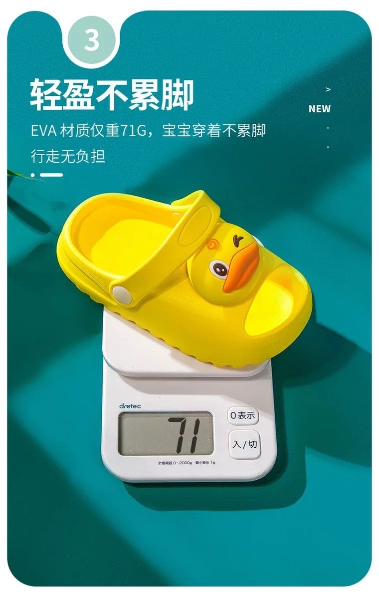 Sục nhựa trơn màu đính hoạt hình 1 BTBG