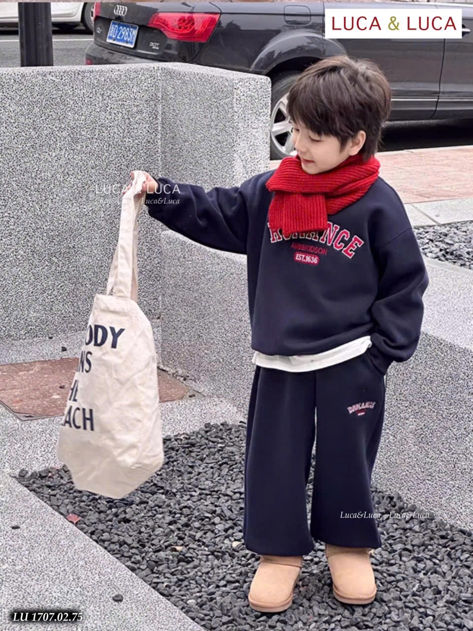 LU 1707 - Bộ nỉ hai da Luca in chữ Romance 2 màu cho bé size 2-12y