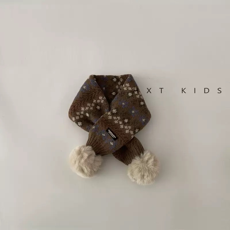 Khăn len thổ cẩm quàng chéo nhiều màu cho bé