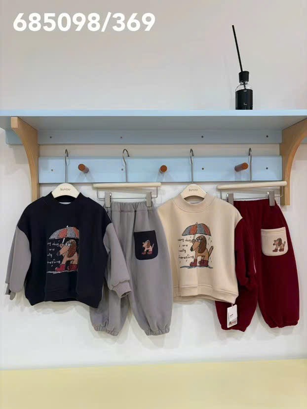 685098 - Set bộ nỉ có lót chó đội ô 2 màu ghi/be cho bé trai size 90-130