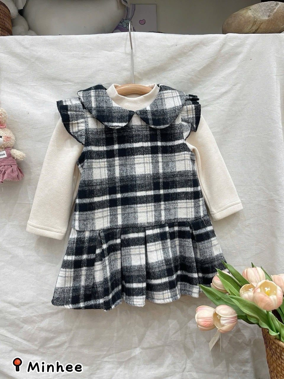 88060 - Set áo len + váy kẻ caro đen trắng size 90-130