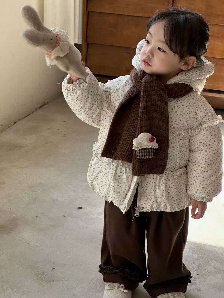 1809 - Áo khoác phao hoa nhí kèm khăn 2 màu cho bé gái size 90-130