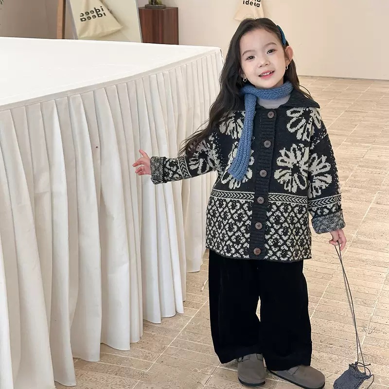 Áo len AMBB thu đông cho bé gái 42% lông cừu cahsmere,  30% nylon, 28% viscose size 110-160 Huzhou Zhili