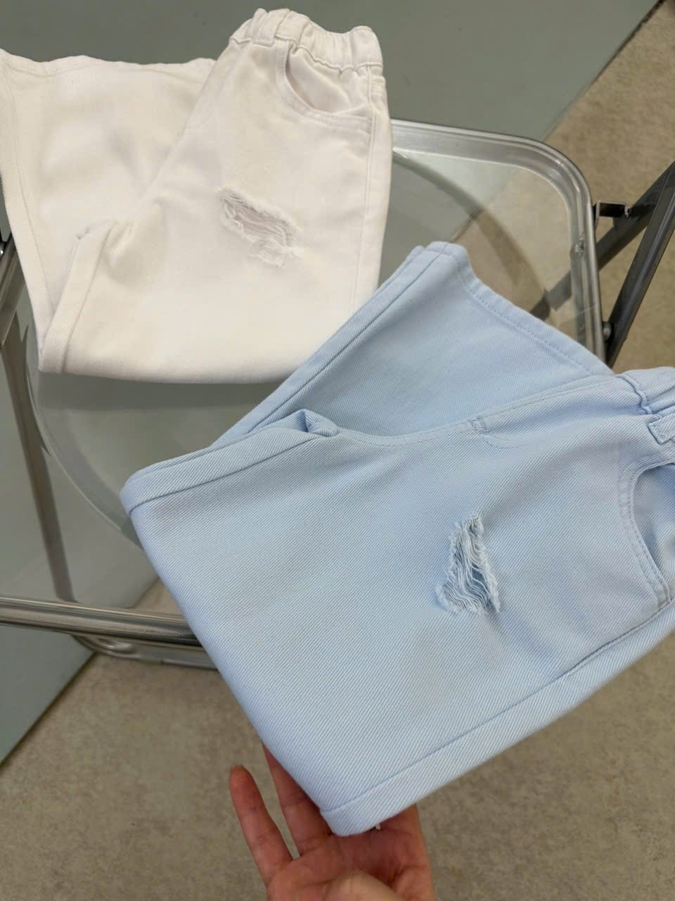 Quần jean rách mềm ống suông GGJJ dư xịn 2 màu xanh/trắng bé gái size 1-8y