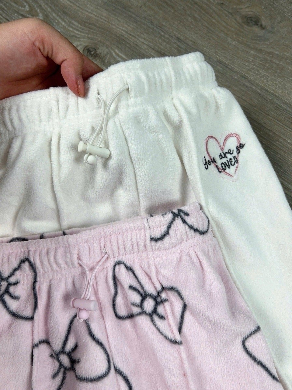 BBG26 - Bộ nỉ GGJJ 2 màu hồng nơ/trắng kem cho bé gái size 2-8y